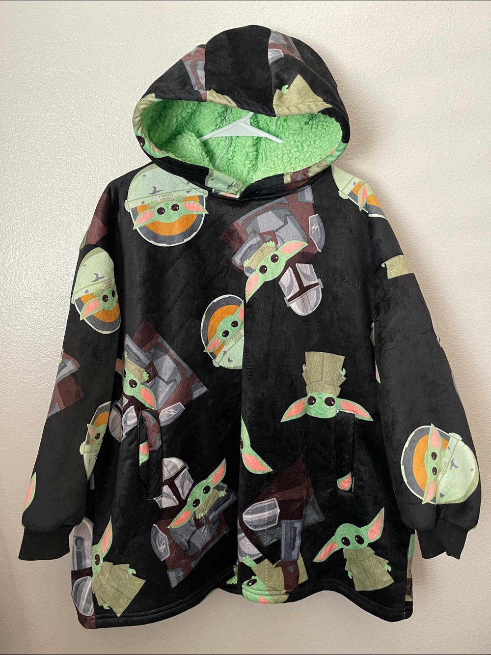Star Wars Mandalorian The child cozy wearable hooded robe blanket